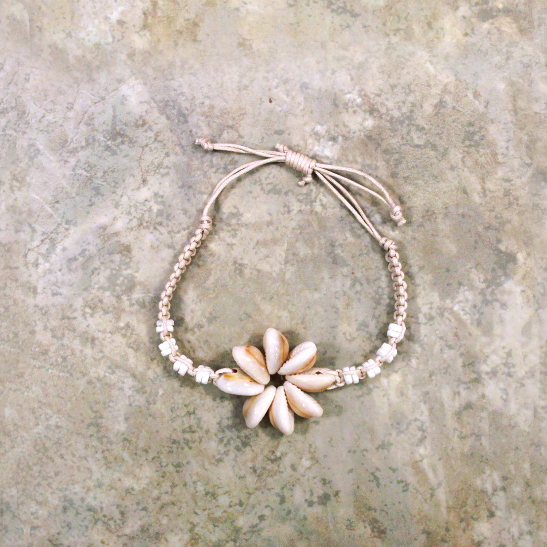 Macrame Bracelet, Sigay Flower Shell